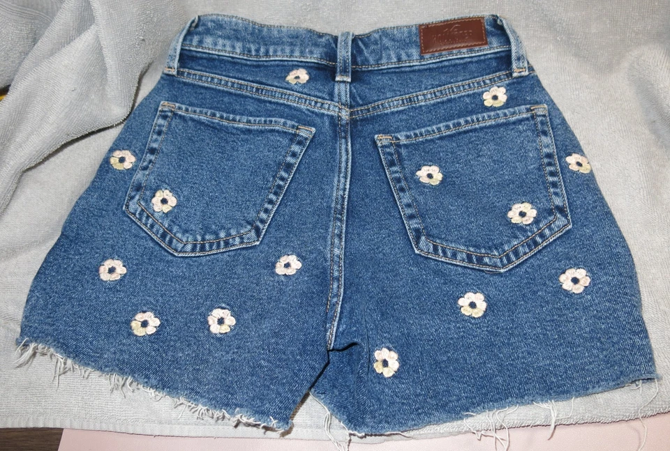 Pantalones Cortos Mujer Hollister Bordados Flor Tiro Alto Denim Mamá Talla 00/W23 Foto 2 de 4