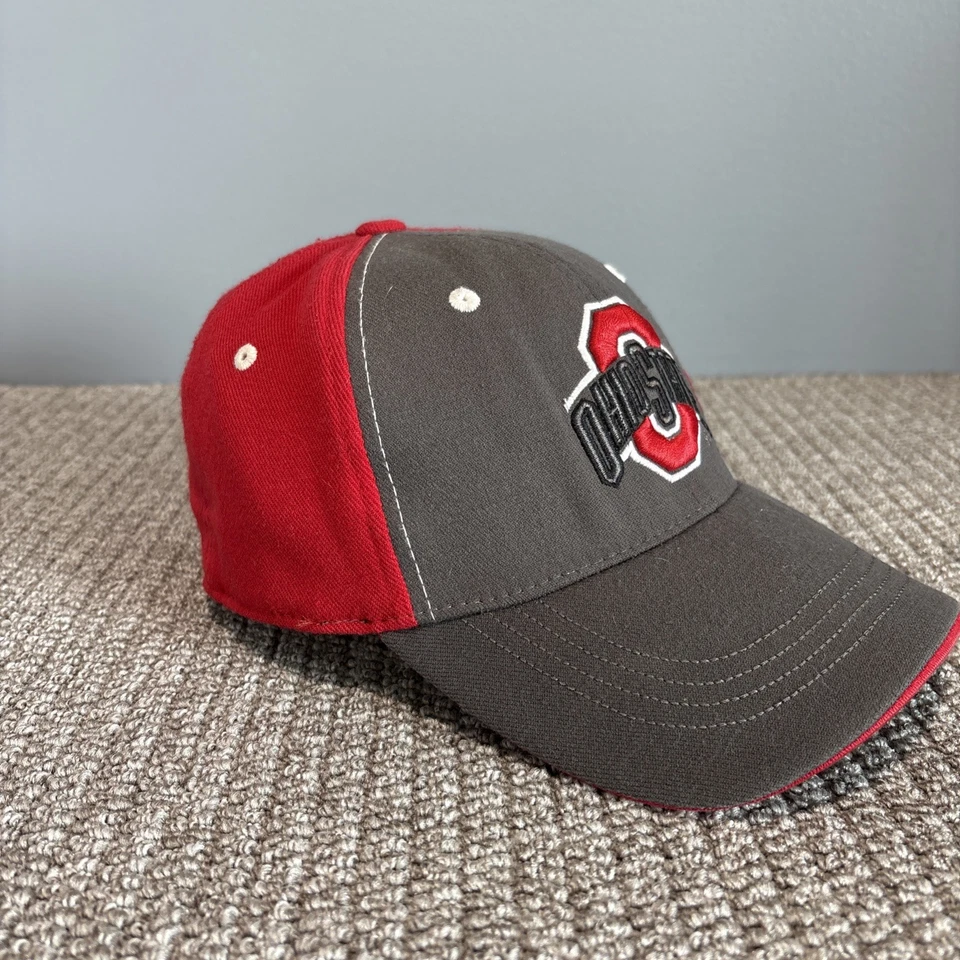 Sombrero ajustado Ohio State S/M en la parte superior del mundo ajuste único bordado rojo/gris Foto 3 de 4