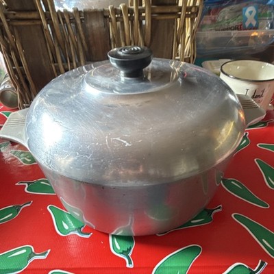 Magnalite 4248 5 QT 4.7 L Aluminum Stockpot Silver Double Handle with Lid
