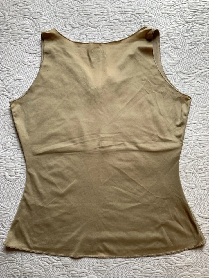 Camiseta sin mangas Spanx para dama talla L busto 30 beige forma camisola básica cuello en V encaje Foto 2 de 4