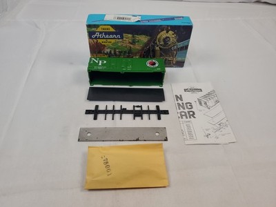 HO Scale Athearn 2093 Northern Pacific 40' Grain loading box Car NP Blue Box