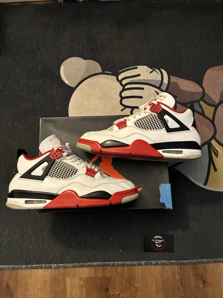 Jordan 4 rojo fuego Foto 2 de 4
