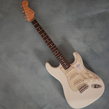 Fender Made in Japan Traditional 60s Stratocaster Rosewood Olympic White