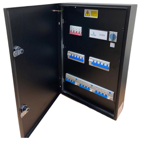 matt:e 32A Connection unit with auto reset, 3x 32A TPN Type A RCBO