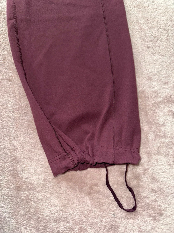 Pantalones para mujer Lululemon Still borgoña pierna ancha talla 4 Foto 4 de 4