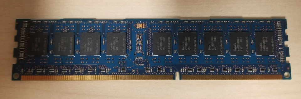 16GB (4x4GB) Hynix PC3-10600R DDR3-1333MHz 2Rx8 ECC HMT351R7AFR8C-H9 FREE S/H - Image 3 of 3