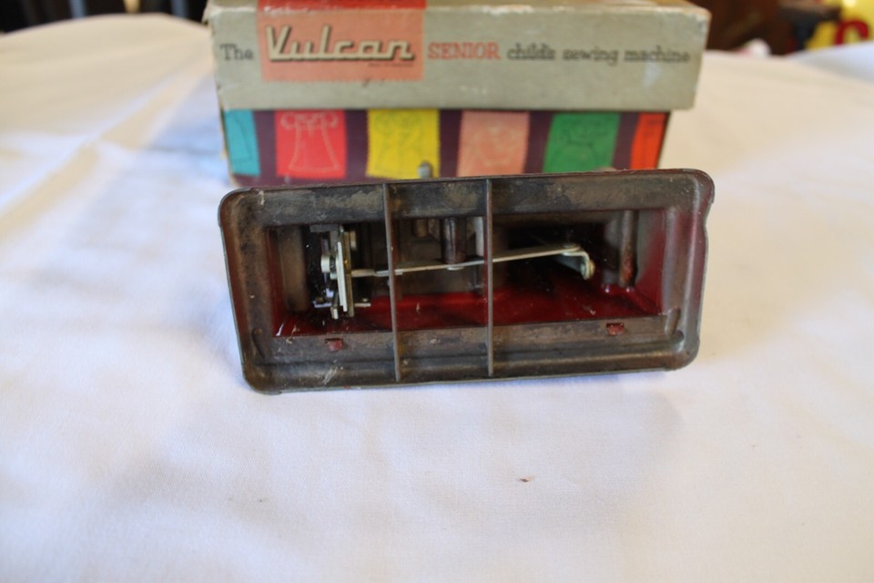 VINTAGE VULCAN MINOR SEWING MACHINE TOY/WITH ORIGINAL BOX eBay
