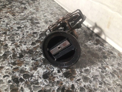 Vintage Miniature FAN Pencil SHARPENER Diecast - 3" - Afbeelding 4 van 4