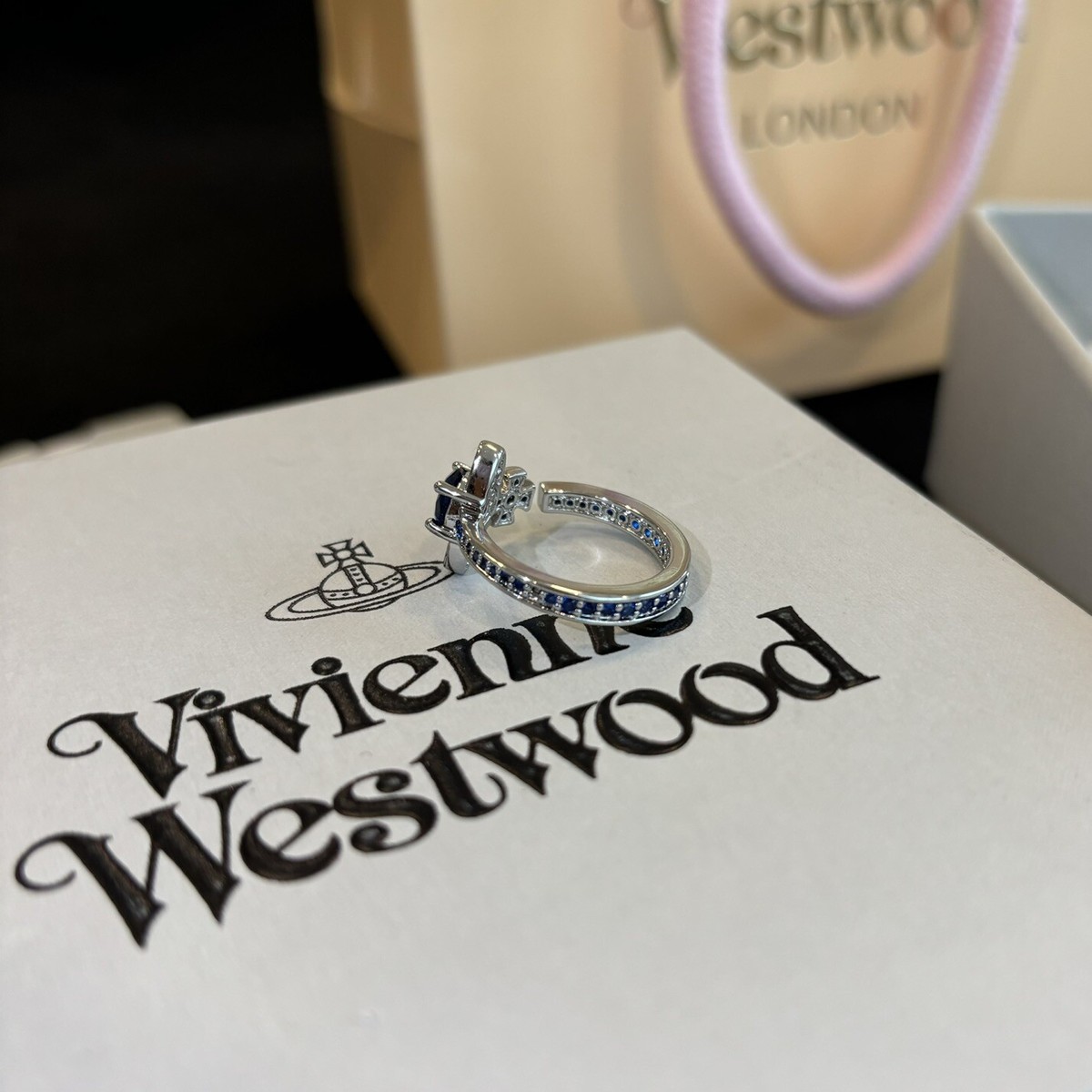 Vivienne Westwood｜ismeneリング　シルバー 21/22新作☆vivienne westwood☆ISMENEクリスタルオーブリング