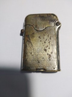 Très rare et ancien briquet THORENS