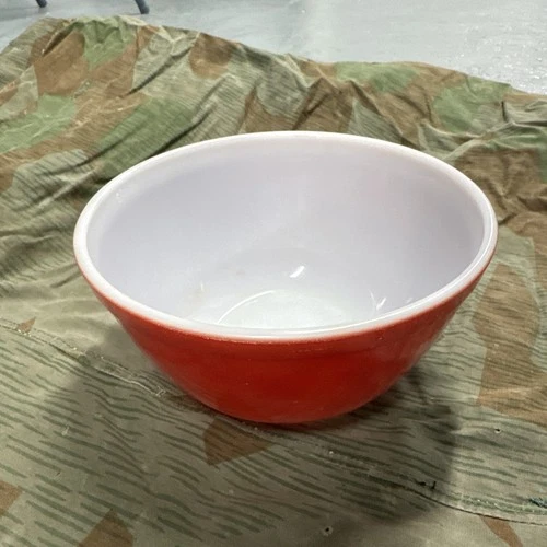 Vintage Pyrex Primary Red #402 Glass 1 1/2 Qt Nesting Mixing Bowl Made in USA