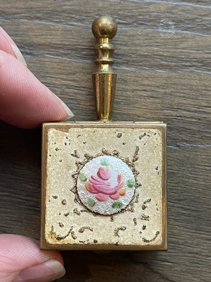 Vintage ELGIN AMERICAN Gold-Tone Floral Engraved Cigarette Case ...