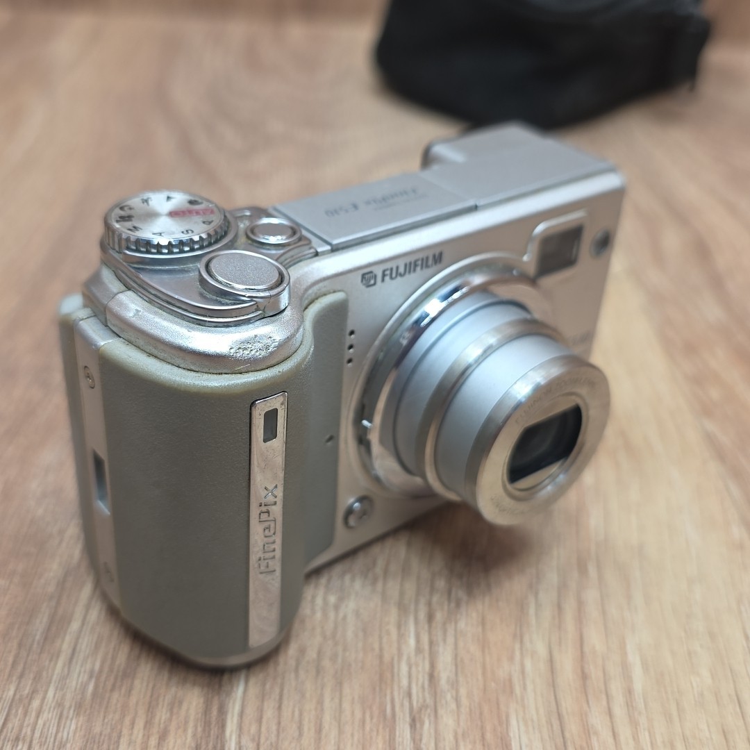 Fujifilm Finepix E Series E510 Digital Camera XD Picture Card 128