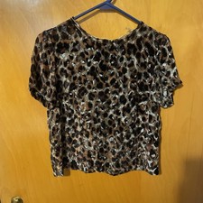 Alice + Olivia Leopard Print Top Cropped Shee...