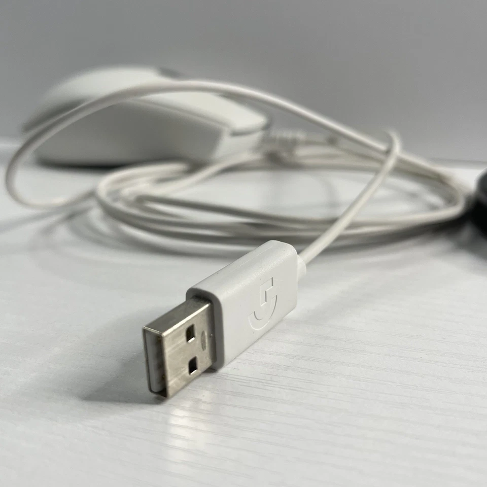 Razor Mouse Bungee & Logitech G203 LightSync Bundle - Great Condition With Box - Image 4 of 4