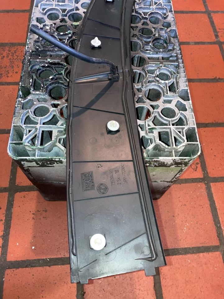 FIAT PUNTO EVO GENUINE 27,652 MILES LHS BONNET WASHER JET PANEL MINT CONDITION - Image 4 of 4