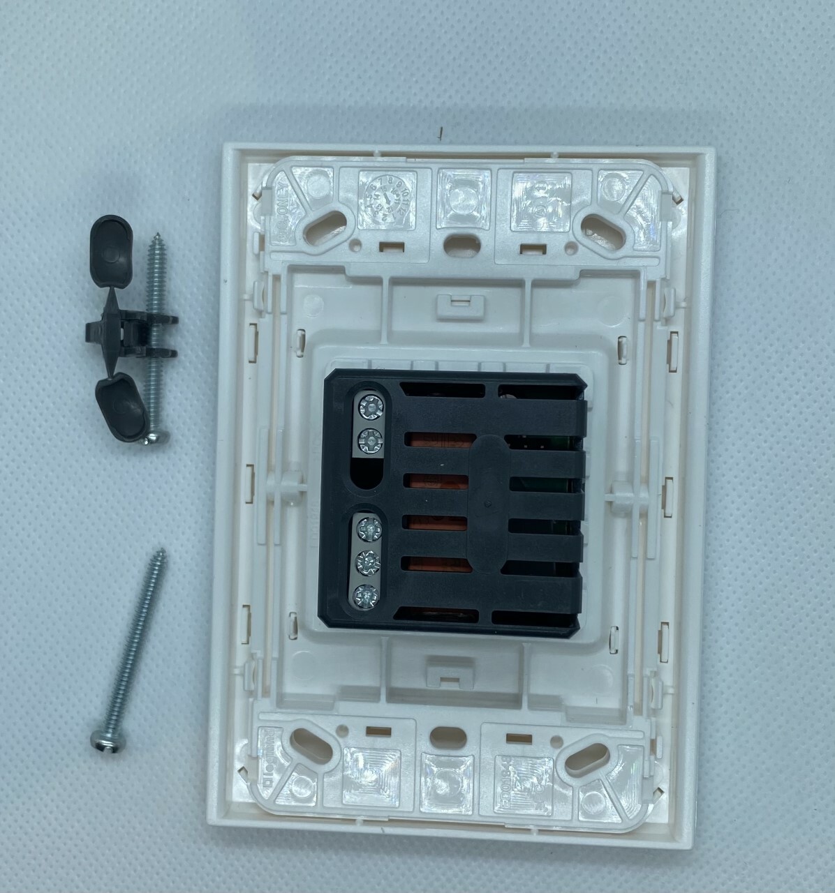 HPM VIVO TIME DELAY WALL SWITCH 10A 240V 20Hours Working Reserve WHITE