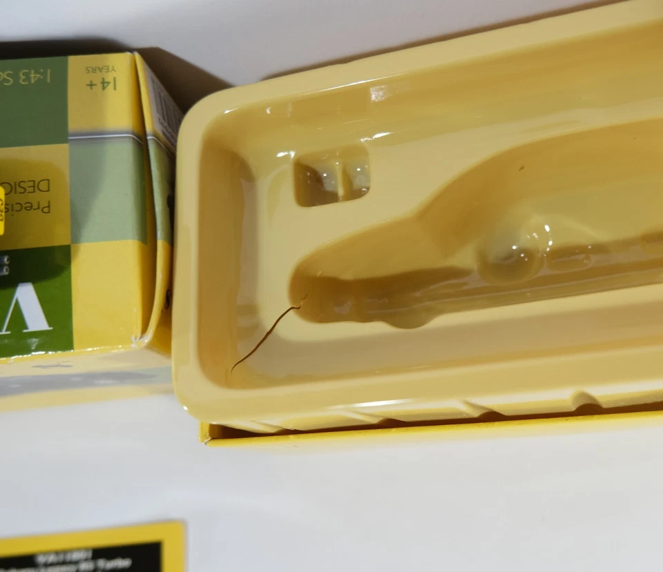 Черная модель автомобиля Corgi Vanguards VA11801 Subaru Legacy RS серии Turbo I 1:43 N2 - Изображение 3 из 4