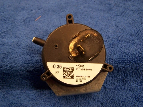NEW York Coleman Luxaire 129691 OEM Pressure Switch MPL 9371VO-BS-0004 -0.35" WC
