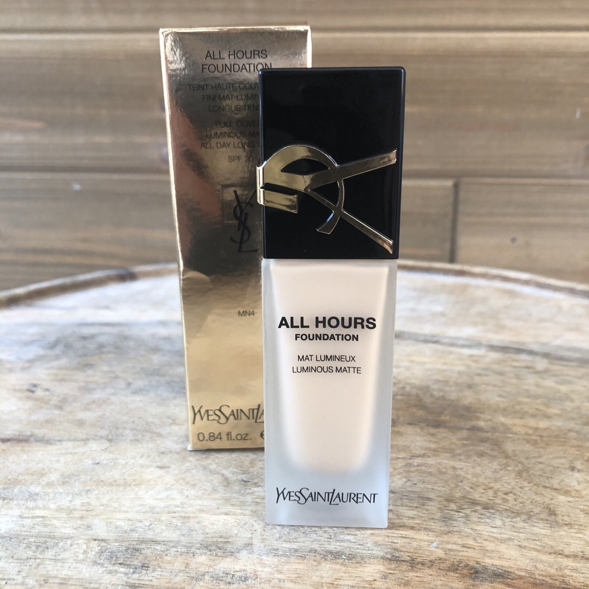 yves saint laurent all hours foundation in MN4 New in box full