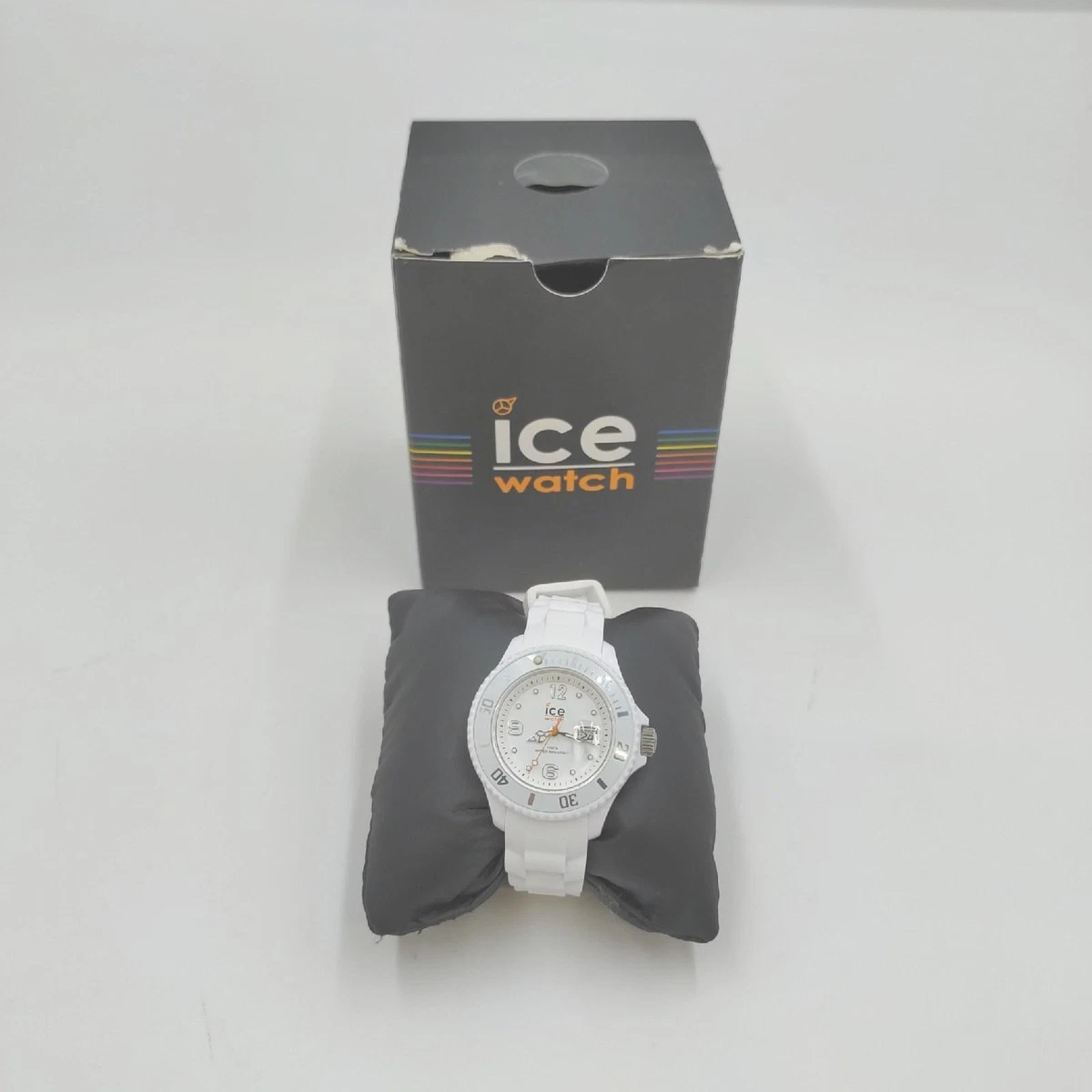Ice shop forever white