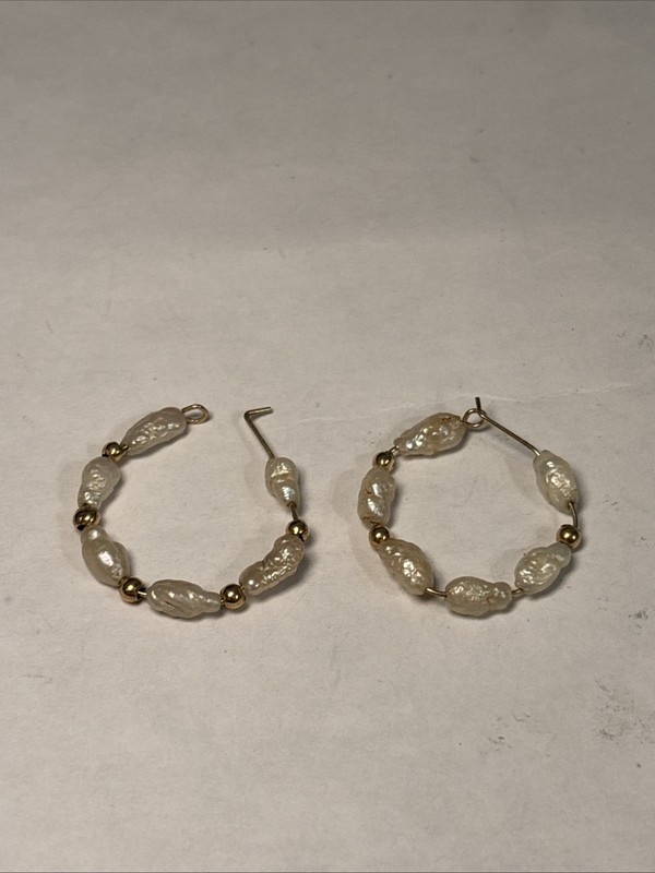 14k Solid Gold Mother Of Pearl Earrings Weighs 1.51 Grams