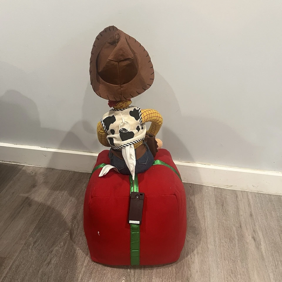 Gemmy Toy Story Woody Xmas Greeter Plush Red Gift Holiday Decor - No Sound Foto 3 de 4