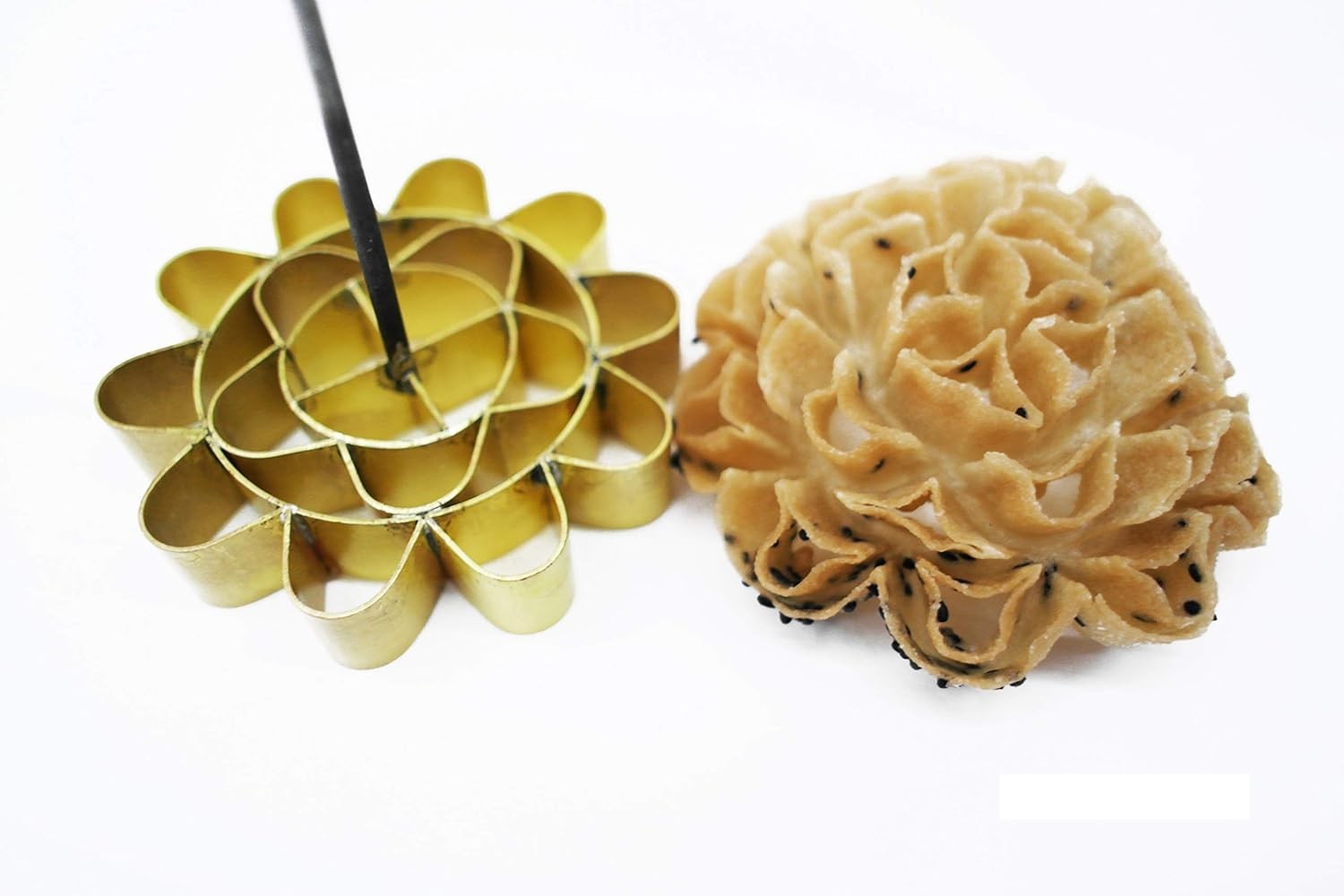 Dok JOK Keksform Lotus Blume Messing Ø 9 cm für thailändisches Dessert Kanom in