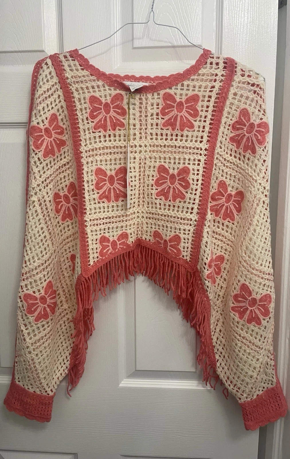 House of Harlow 1960 Crochet Knit Shawl Fringe Poncho Top ,Pink Bows , One Size