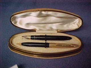 Vintage SHEAFFERS 14K Gold and Black Pen Pencil Oval Box Case White Dot Set USA