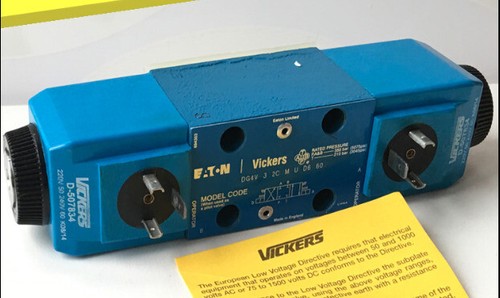 New Vickers DG4V-3-2C-M-U-D6-60 Solenoid Valve - Picture 3 of 3