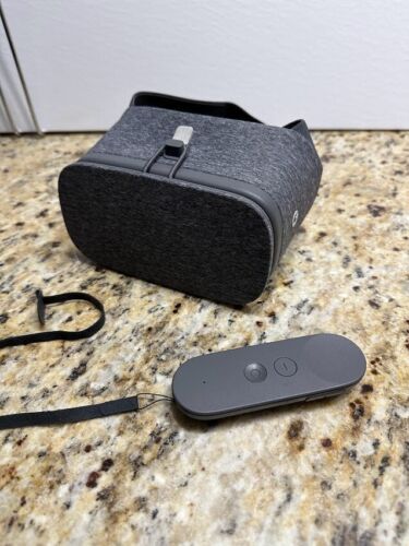 Google Daydream View VR Headset w/ Remote - Charcoal Gray  - Picture 1 of 1