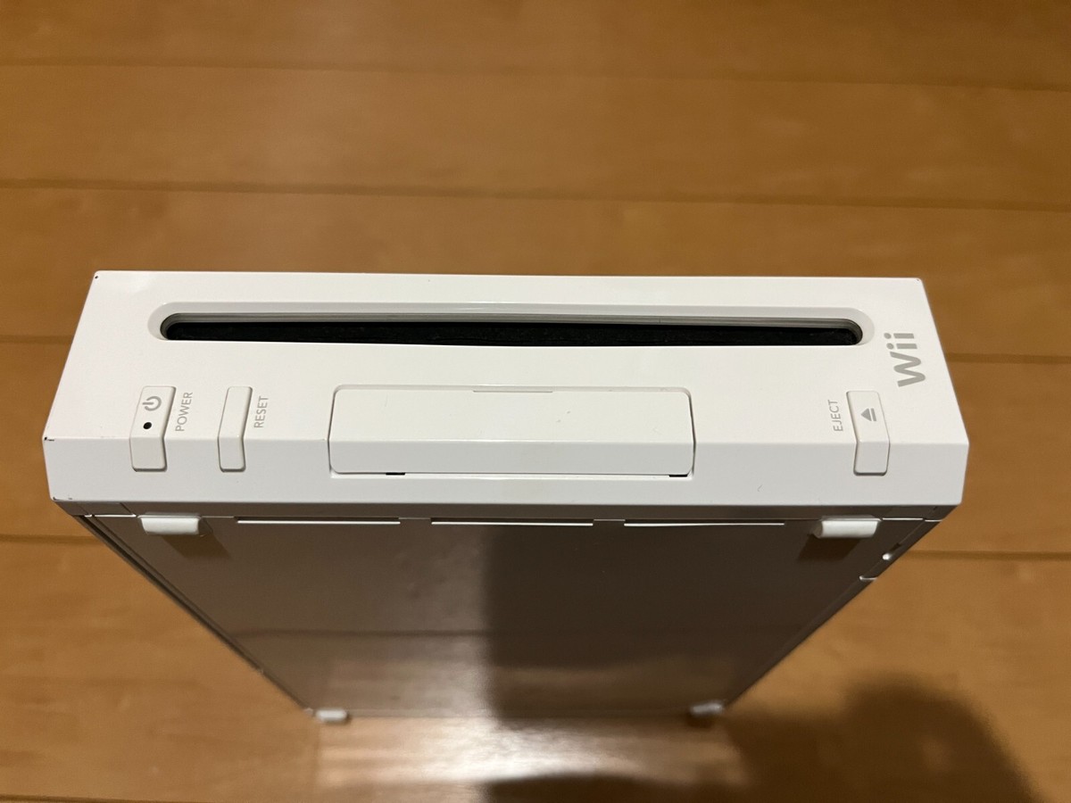 Wii セット！！    セール^o^ Nintendo Wii Console & 3 Controller White Color 4 Games