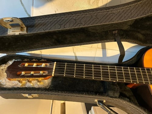 Guitarra Clásica CUENCA Mod.70R con Estuche Rígido De Colección Rara Buen Estado De JP - Imagen 9 de 13