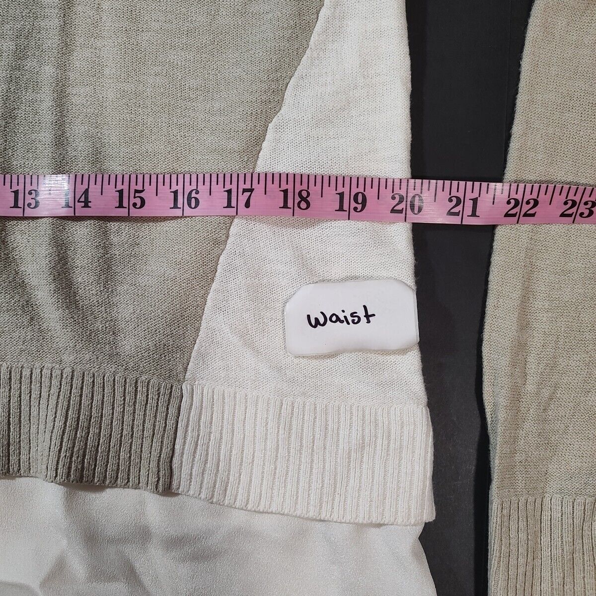 Kenzie Colorblock Khaki Lightweight Pullover V Ne… - image 5
