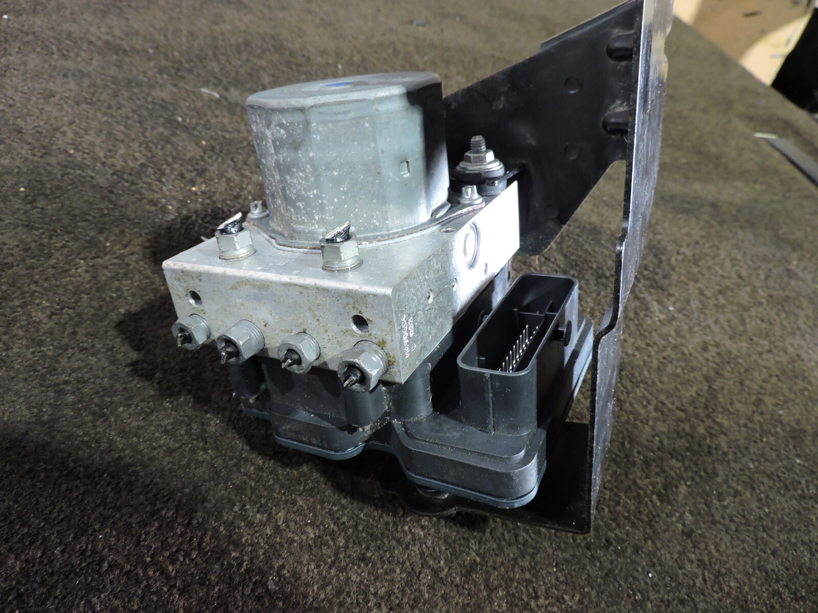 2014-17 MASERATI GHIBLI ANTI LOCK BRAKE ABS PUMP MODULE 670008166