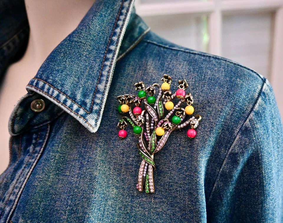 Nuevo $180 HEIDI DAUS Deslumbrante Recuerdo Floral Acento Broche Pin Cristales Foto 3 de 4