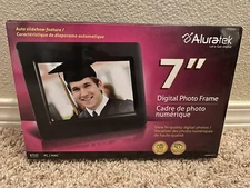 Aluratek ADPF07SF 7" Digital Picture Frame With Auto Slideshow Feature