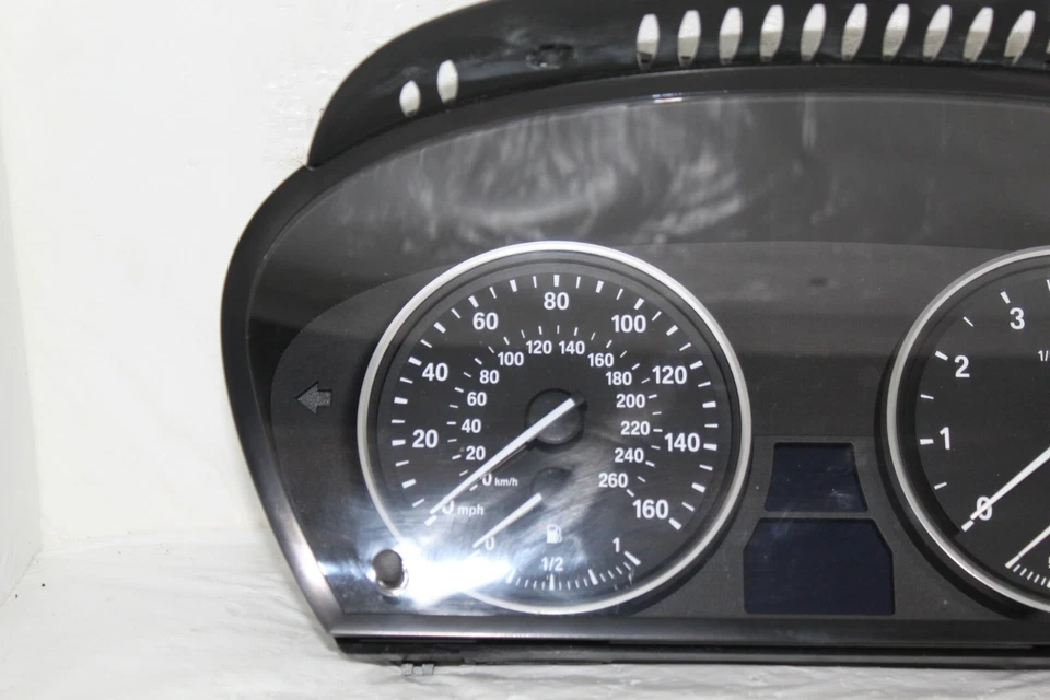 Cuadro de instrumentos velocímetro panel de instrumentos 08 09 2010 BMW 528i/535i 105.180 millas Foto 2 de 4