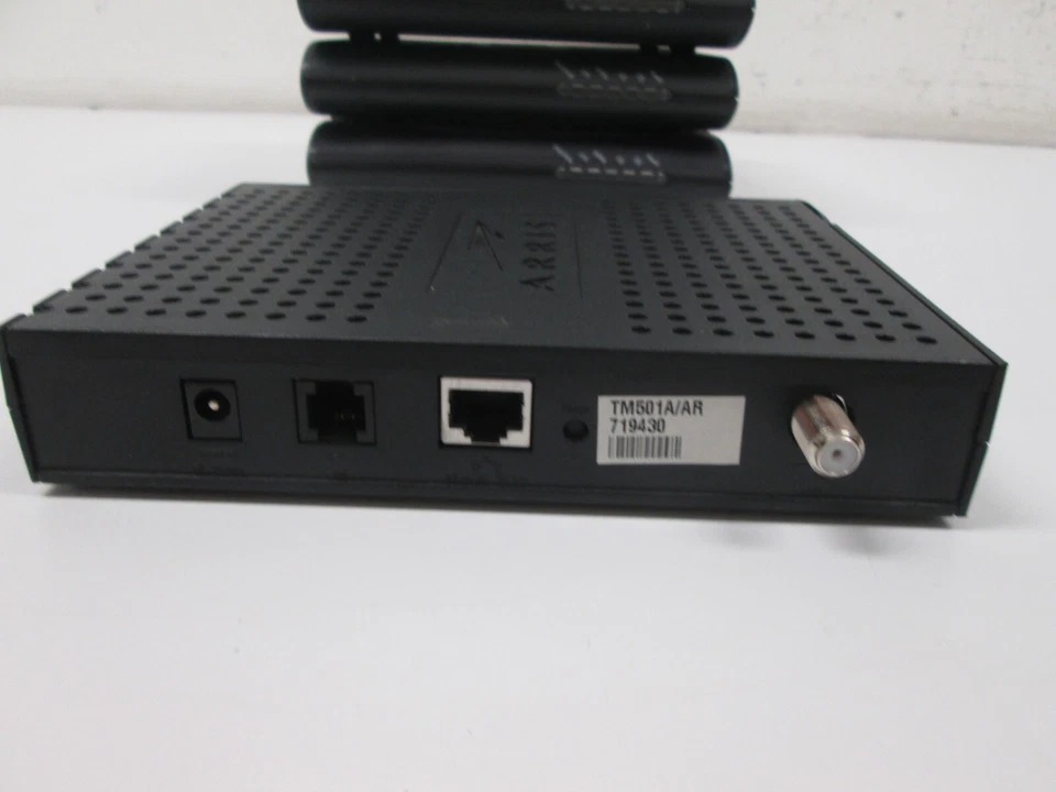 LOT OF 5 Arris TM501A Cable Modems (NO CORDS) - Image 4 of 4