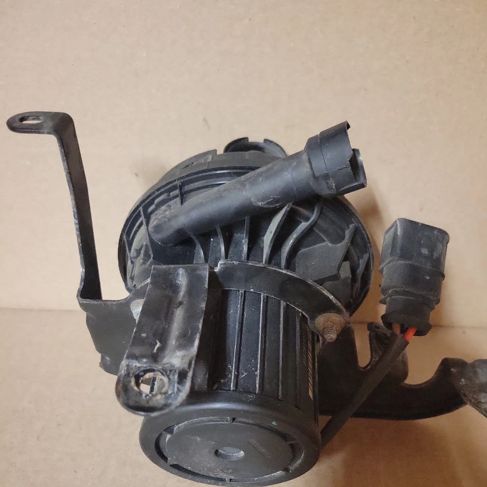 08-19 BOMBA DE INYECCIÓN DE AIRE SMOG SECUNDARIA AUDI S5 S4 A5 A6 A7 Q5 Q7 OEM 100923 Foto 2 de 4