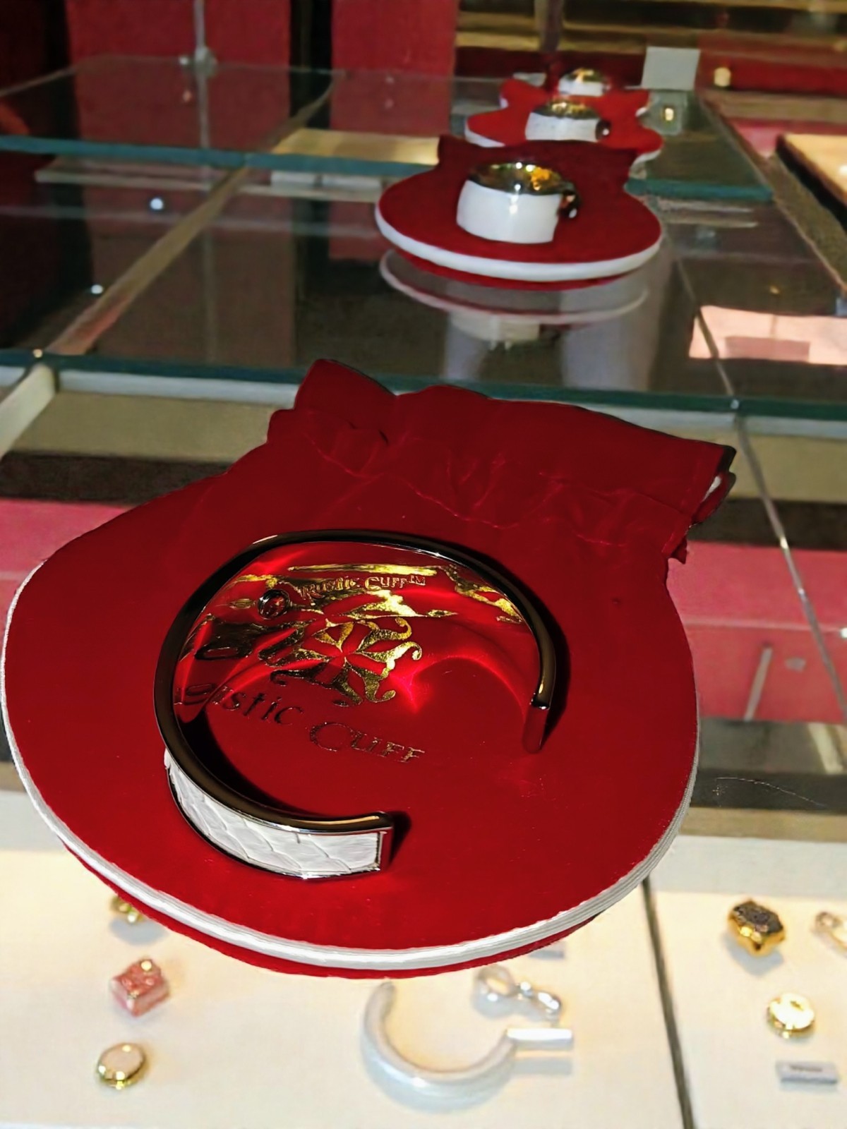 Rustic Cuff  Monique Python Side Cut White/Silver… - image 3