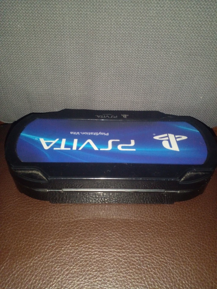Estuche rígido de transporte PsVita Wipeout Vault para 8 juegos de PDP Foto 3 de 4