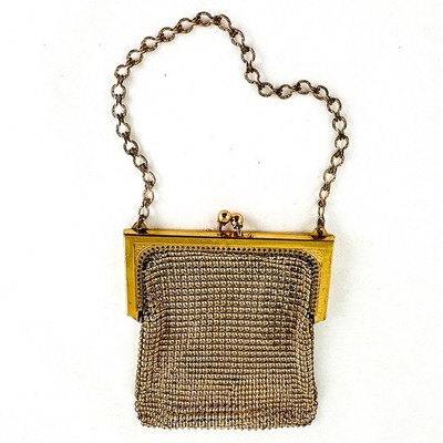 Art Deco Gold Tone Metal Mesh & Chain Purse   Coin / Lipstick /  Pill   Formal
