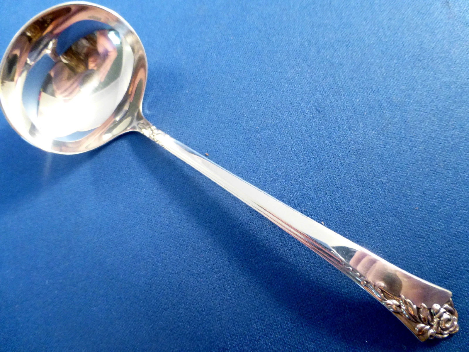 DAMASK ROSE-ONEIDA CREAM SAUCE LADLE
Opens in a new window or tab