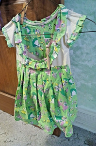 Vtg Hanging Laundry Clothes Green Bag Alice in Wonderland Print & Clothes Pins