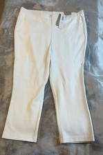 NWT Chico  s Pants Fabulously Slimming Legging Crop White Pull On Size 1 8 