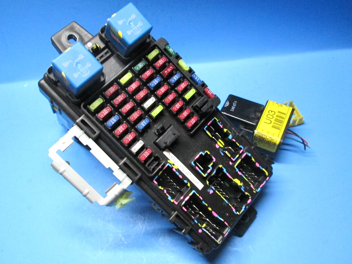 2000-2006 Hyundai Santa Fe BCM Body Control Fuse Junction Box