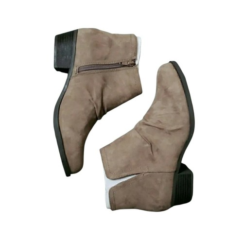 11w booties