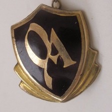 Vintage Sigma Sigma Sigma Sorority Shield Pin with 1941 Year Guard — listing 4